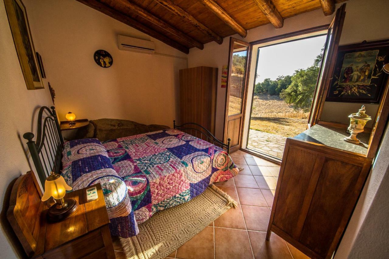 B&B I Menhir Sorgono Exterior photo